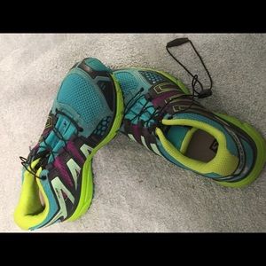 Hiking shoes size 6
